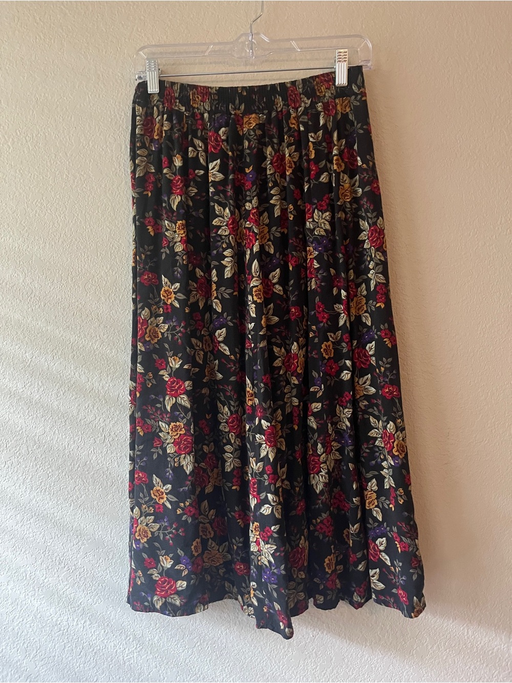 Vintage Floral Button-Front Midi Skirt - Black with Red & Yellow Flowers - Picture 6 of 7